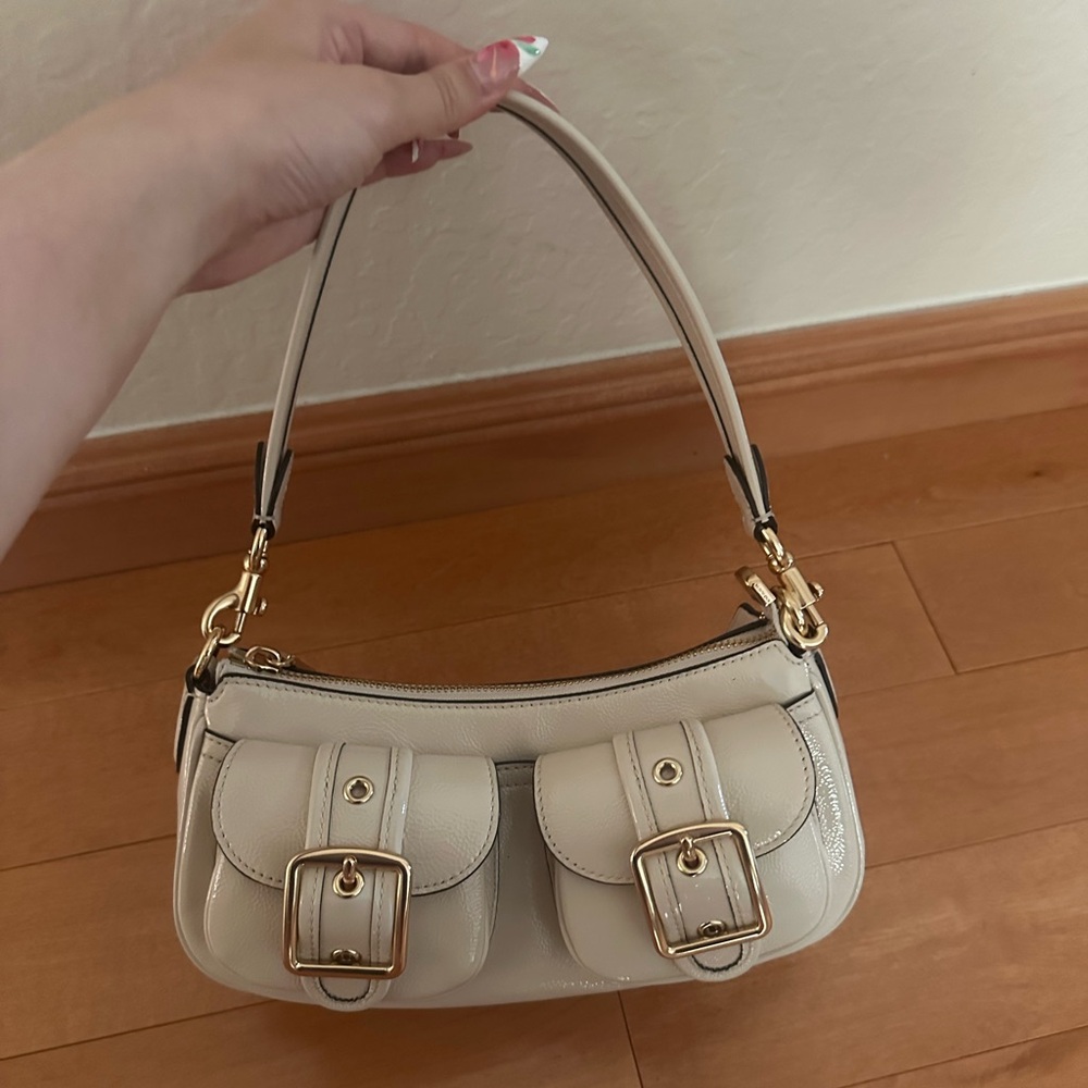 Coach Ashton Baguette Bag Gold/Pearl